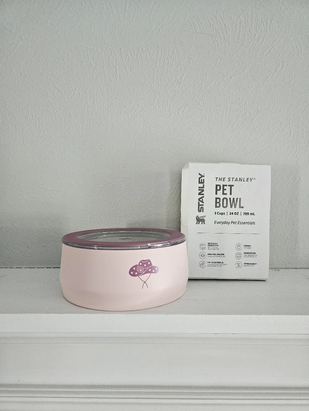 NWT Target Exclusive Stanley 24 Ounce Pet Bowl With Lid- Western Pink